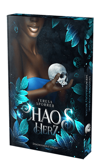 Das Cover zeigt den Oberkörper und den halben Kopf einer Frau. In ihrer Hand präsentiert sie einen Totenkopf. Darunter sieht man den Titel, umgeben von blauen Blättern. Der Hintergrund des Covers ist schwarz.